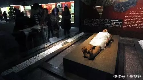 辛追夫人刚出土的样子_辛追夫人在哪_辛追夫人墓